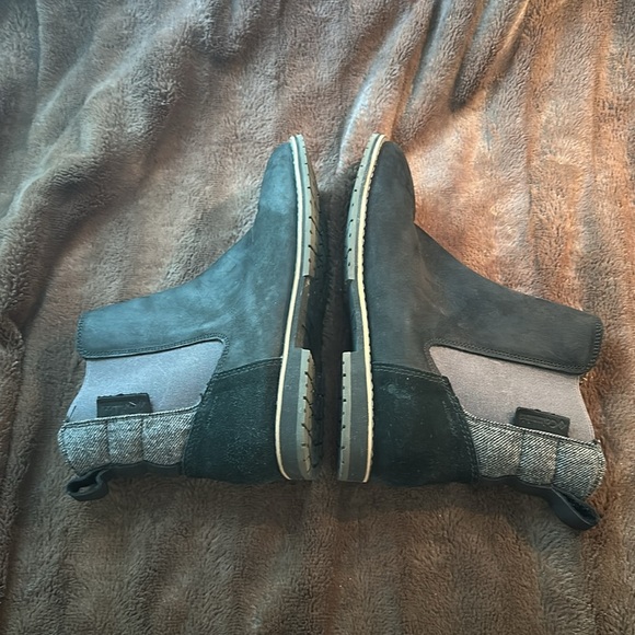 COLUMBIA Black Suede Waterproof Slip On Ankle Boot Sz 9 - Picture 7 of 14